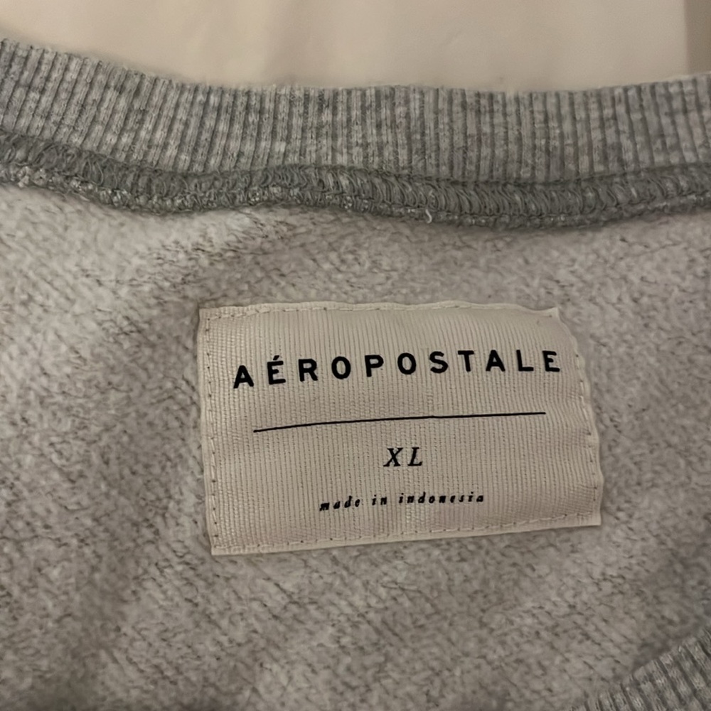 Cropped Crew Neck - Picture 3 of 3
